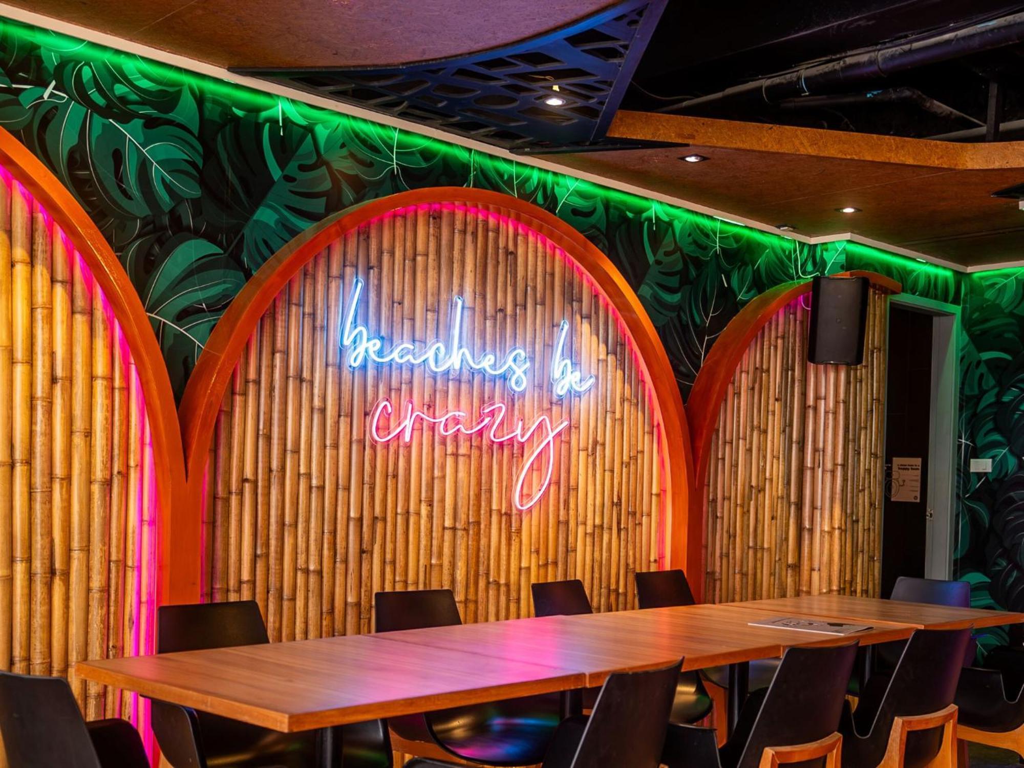 Albergue Mad Monkey Phuket Patong Exterior foto