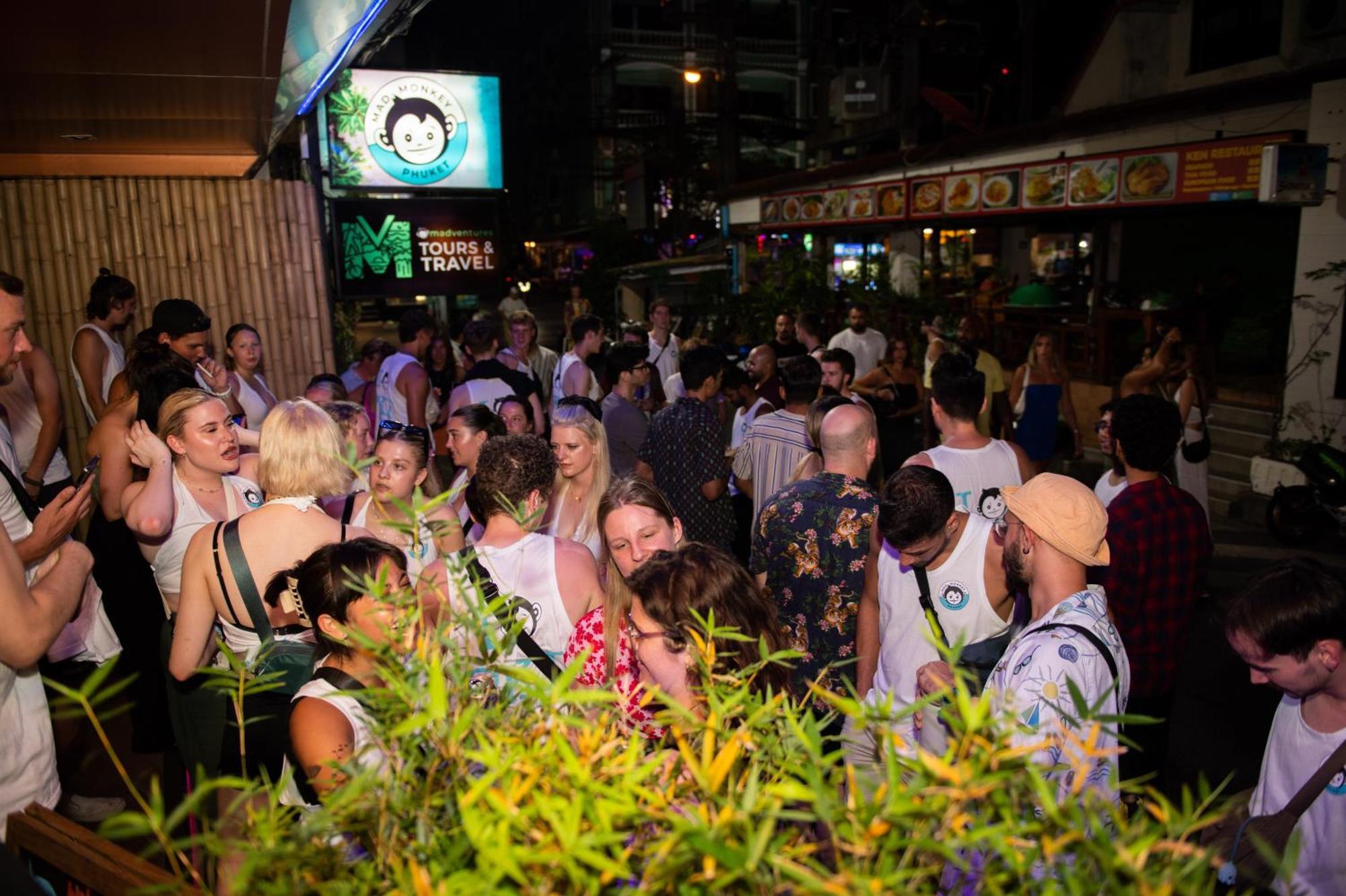 Albergue Mad Monkey Phuket Patong Exterior foto
